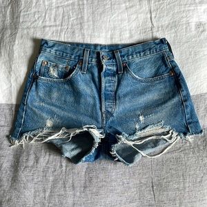 women’s Levis 501 high rise distressed cutoff denim shorts size 27